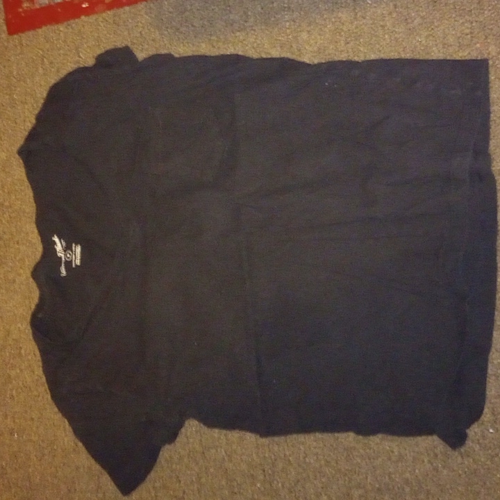 Universal Threads Medium Tee